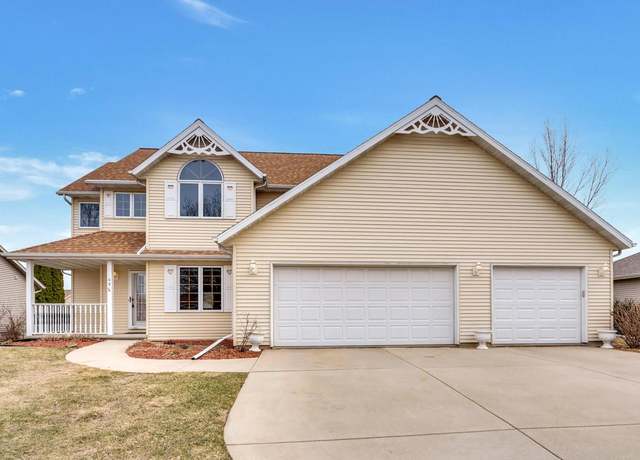Property at 49 Aurora Ln, Fond Du Lac, WI 54935, 3 beds, 3 baths