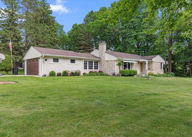 Property at W204N6612 Lannon Rd, Menomonee Falls, WI 53051, 2 beds, 2 baths