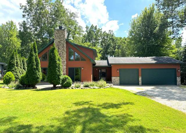 Property at 29323 Riverview Ln, Waterford, WI 53185, 3 beds, 2 baths