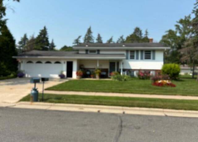 Property at 2204 Joyce St, Kaukauna, WI 54130, 4 beds, 2 baths