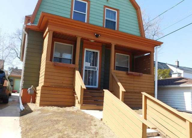 Property at 911 N 37th St, Milwaukee, WI 53208, 4 beds, 1.5 baths