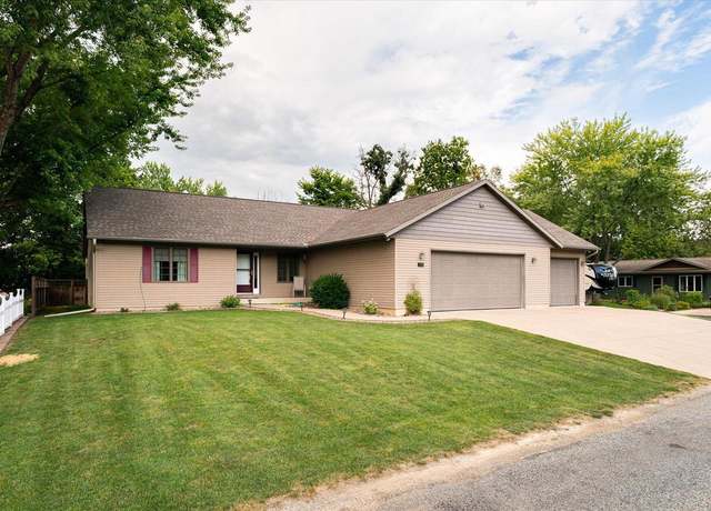 Property at 302 Brooklyn Ln, Hokah, MN 55941, 3 beds, 3 baths