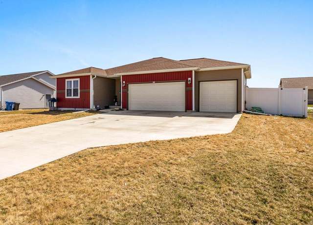 Property at 911 Ridge Ct, Watertown, WI 53094, 3 beds, 2 baths