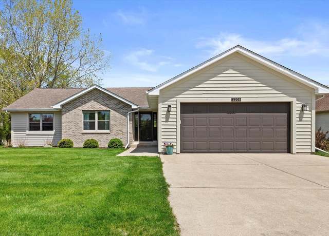 Property at 1208 Eastbrook Dr, Burlington, WI 53105, 4 beds, 3 baths