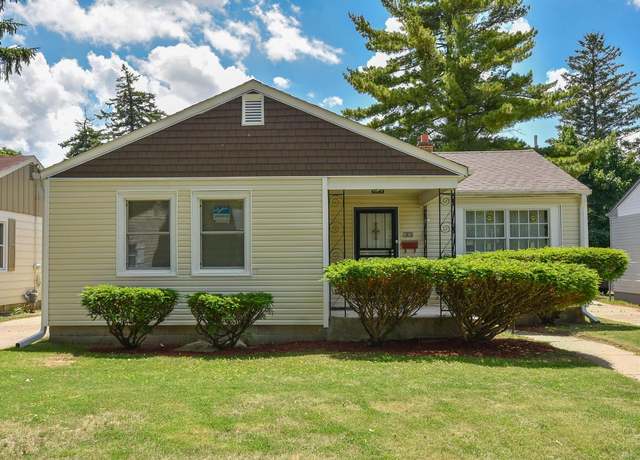 Property at 1913 W Eggert Pl, Milwaukee, WI 53209, 3 beds, 2 baths