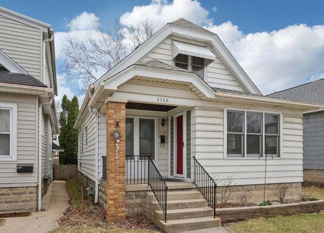 Property at 3308 S New York Ave, Milwaukee, WI 53207, 4 beds, 1 bath