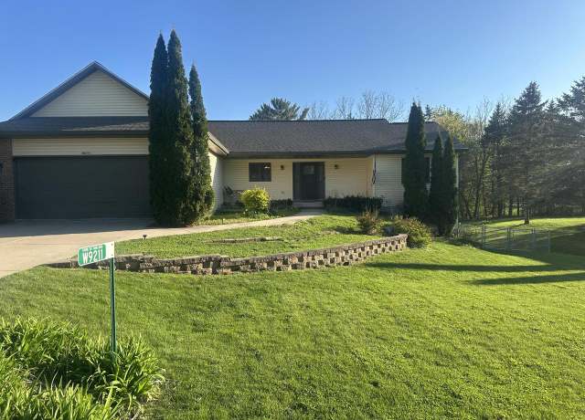 Property at W9211 Red Feather Dr, Cambridge, WI 53523, 4 beds, 3 baths