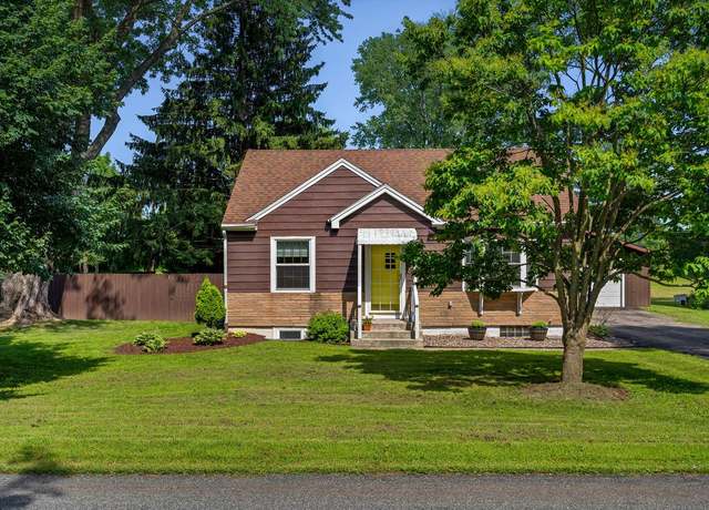 Property at 553 Court Rd, Onalaska, WI 54650, 2 beds, 1 bath