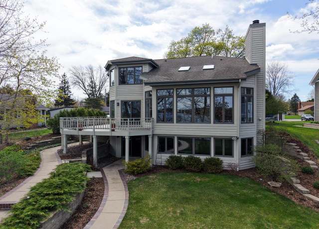 Property at W290N8220 Florencetta Hts, Hartland, WI 53029, 3 beds, 2.5 baths