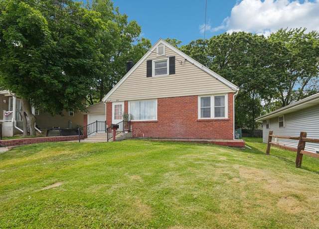 Property at 920 N Grandview Blvd, Waukesha, WI 53188, 4 beds, 1 bath