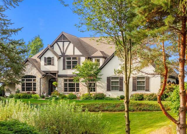 Property at W5003 Cobblestone Rd, Walworth, WI 53184, 5 beds, 5 baths
