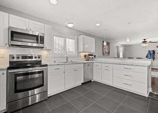 Property at 1334 Greenhedge Rd Unit B8, Pewaukee, WI 53072, 2 beds, 1 bath