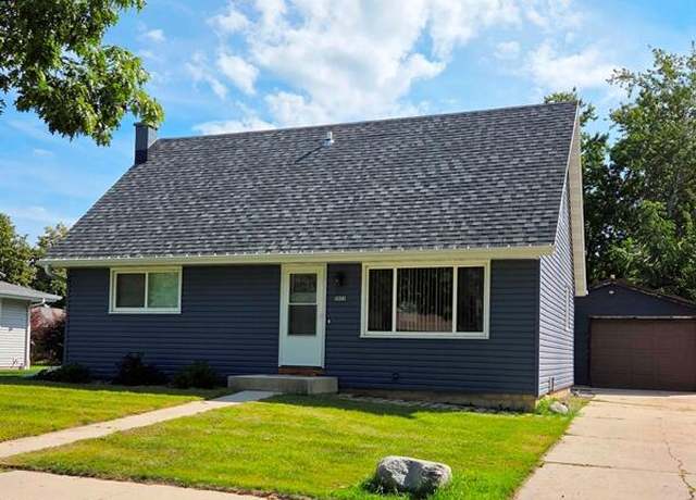 Property at 3613 S 18th St, Sheboygan, WI 53081, 4 beds, 1.5 baths