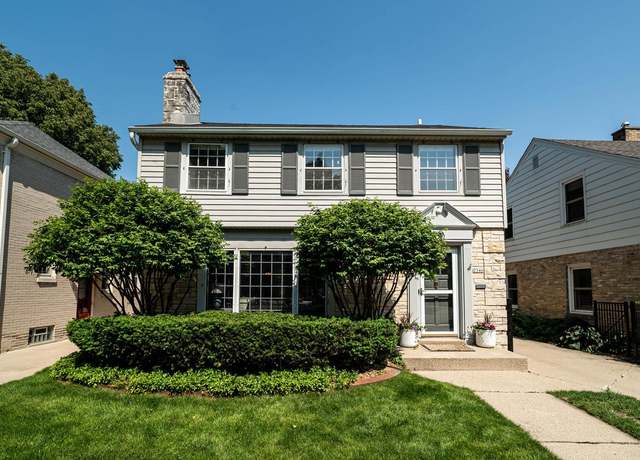 Property at 2346 N 90th St, Wauwatosa, WI 53226, 3 beds, 1.5 baths