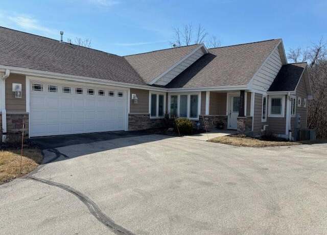 Property at 6229 W Woodview Ct, Greenfield, WI 53220, 3 beds, 3 baths