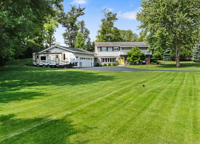 Property at W5393 Briarwood Rd, Elkhorn, WI 53121, 5 beds, 2 baths