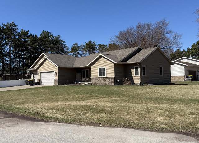 Property at 934 Amy Dr, Holmen, WI 54636, 4 beds, 3.5 baths