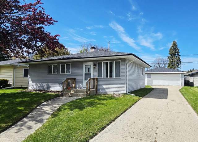 Property at 1732 85th St, Kenosha, WI 53143, 3 beds, 1 bath