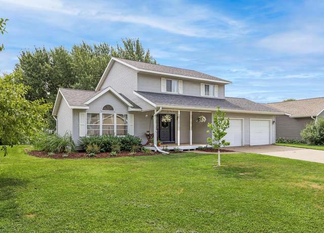 Property at 935 Amy Dr, Holmen, WI 54636, 3 beds, 2.5 baths