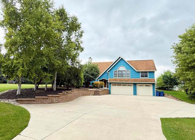 Property at 3829 Sheridan Ave, Sheboygan, WI 53081, 4 beds, 3.5 baths
