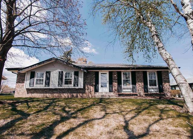 Property at 1004 E Minnesota Ave, Oak Creek, WI 53154, 3 beds, 2.5 baths