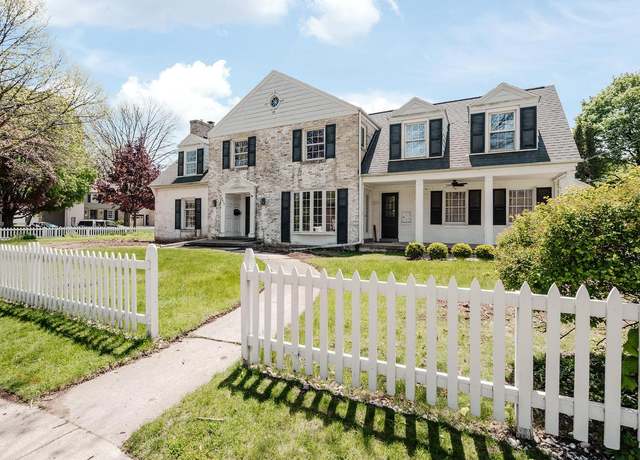 Property at 2617 E Capitol Dr, Shorewood, WI 53211, 4 beds, 2.5 baths