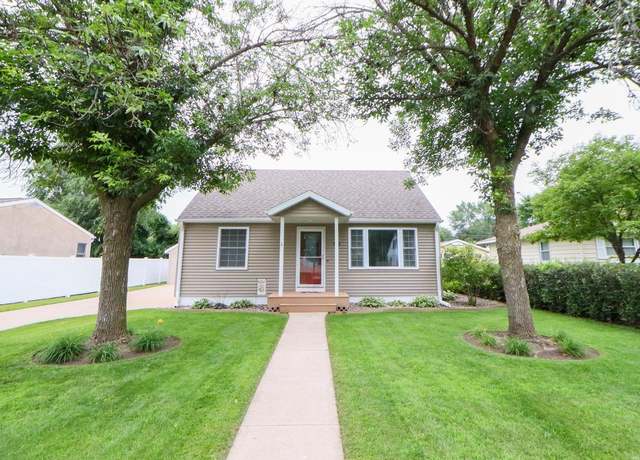 Property at 3142 26th Street South St, La Crosse, WI 54601, 3 beds, 1.5 baths