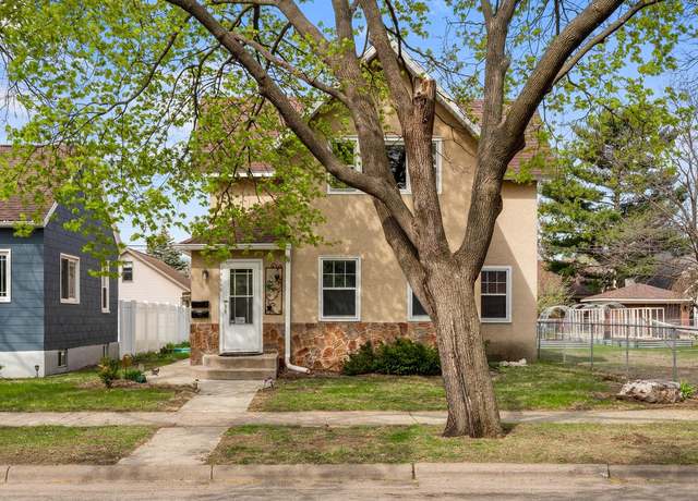 Property at 2017 Wood St #2019, La Crosse, WI 54603, 5 beds, 2 baths