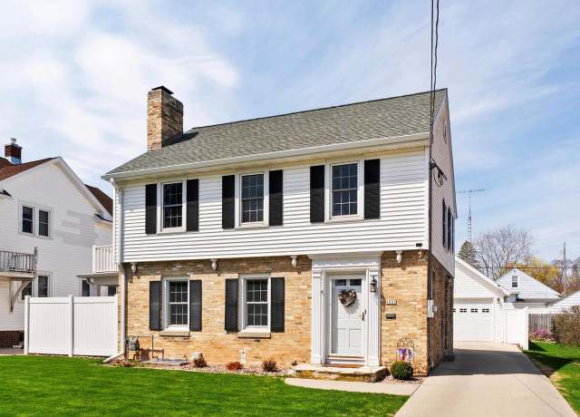 Property at 1022 N 13th St, Manitowoc, WI 54220, 3 beds, 1.5 baths
