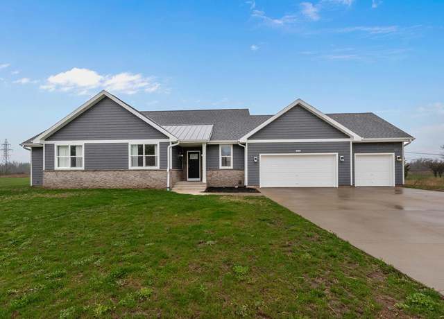 Property at 10835 S 10th Avenue South Ave, Oak Creek, WI 53154, 3 beds, 2.5 baths