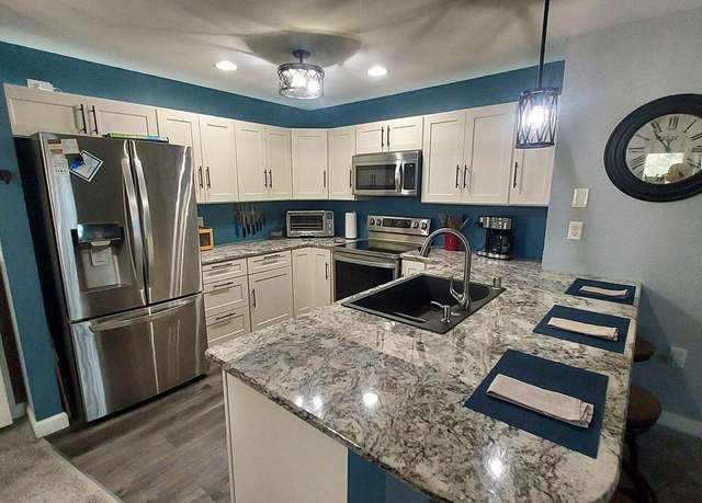 Property at 2672 Hidden Dr, Saint Francis, WI 53235, 3 beds, 2 baths