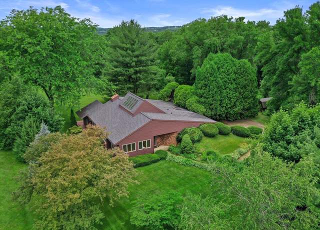 Property at 5110 Sunrise Ridge Trl, Middleton, WI 53562, 3 beds, 2 baths