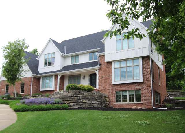 Property at 19170 Glacier Pkwy, Brookfield, WI 53045, 4 beds, 5 baths