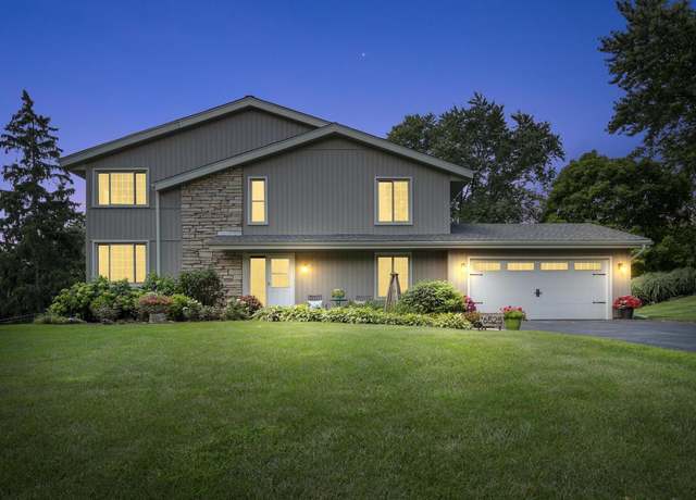 Property at 6525 S Carroll Cir, Franklin, WI 53132, 4 beds, 2.5 baths