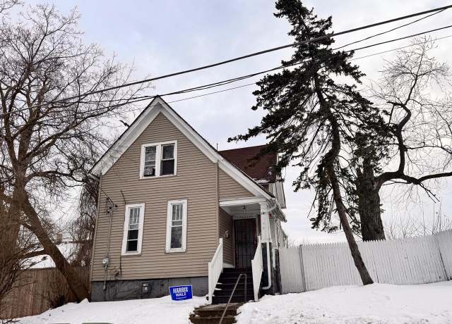 Property at 1431 W Chambers St, Milwaukee, WI 53206, 4 beds, 1 bath