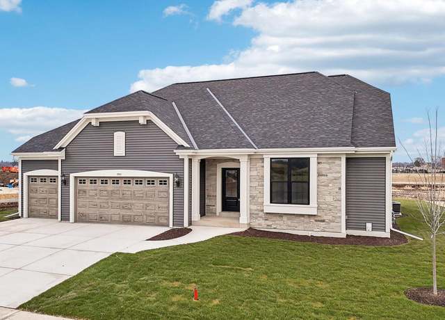 Property at 1691 Hammock Ln, Oconomowoc, WI 53066, 3 beds, 2 baths