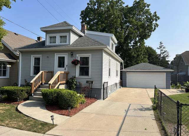 Property at 917 Augusta St, Racine, WI 53402, 2 beds, 1 bath