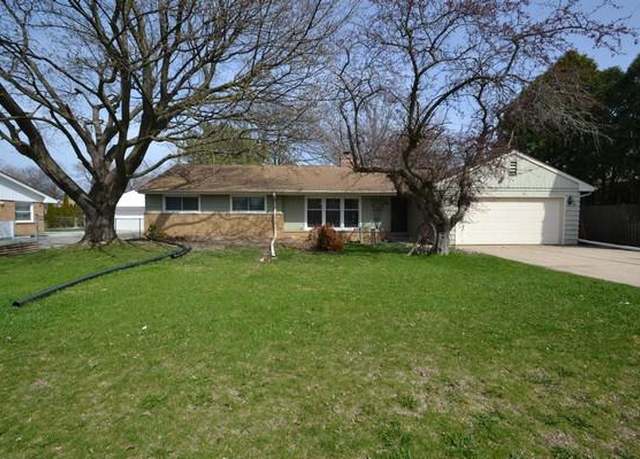 Property at 7216 N Mohawk Ave, Glendale, WI 53217, 3 beds, 1.5 baths