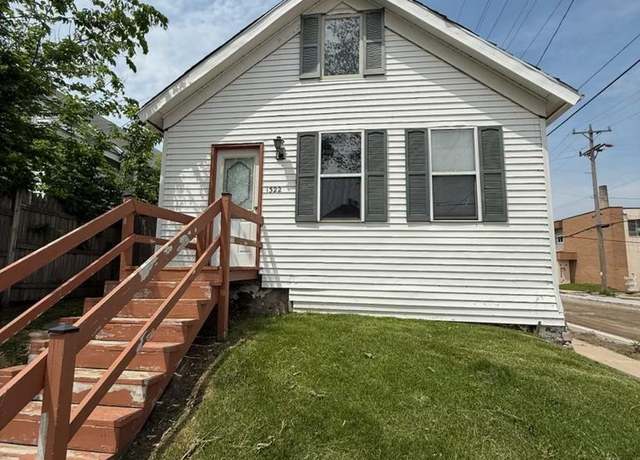 Property at 1322 Summit Ave, Racine, WI 53404, 3 beds, 1 bath