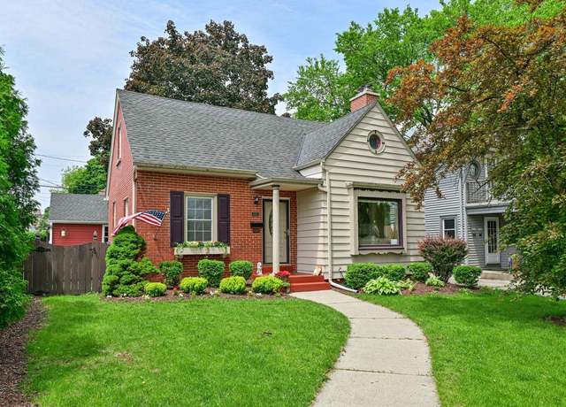 Property at 2323 N 72nd St, Wauwatosa, WI 53213, 3 beds, 1.5 baths