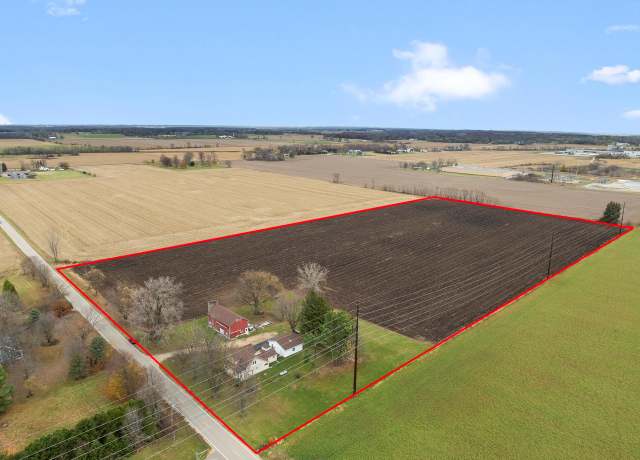 Property at N1318 Brick School Rd, Walworth, WI 53184, 4 beds, 2 baths