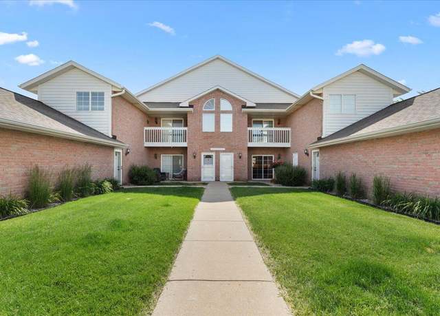Property at W241N2581 E Parkway Meadow Cir #2, Pewaukee, WI 53072, 2 beds, 2 baths