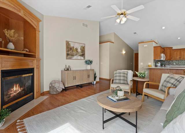 Property at 924 Prairie Gdns #7, Kewaskum, WI 53040, 2 beds, 2 baths