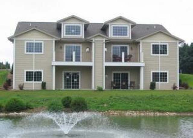 Property at 1928 Ravenswood Ln, Manitowoc, WI 54220, 4 beds, 3 baths