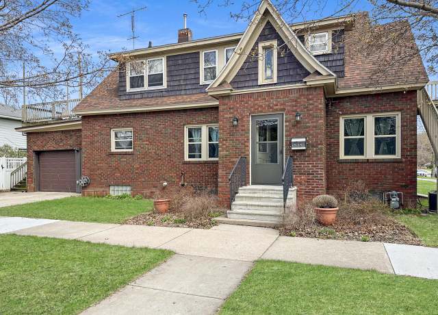 Property at 535 17th Street South St, La Crosse, WI 54601, 5 beds, 2 baths