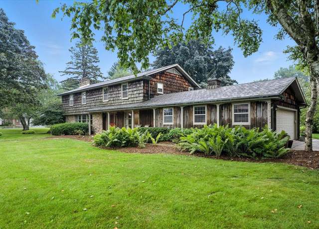 Property at 705 Oak Tree Rd, Sheboygan, WI 53083, 4 beds, 4 baths