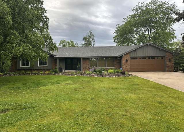 Property at 2042 W Wildwood Dr, Mequon, WI 53092, 4 beds, 3.5 baths