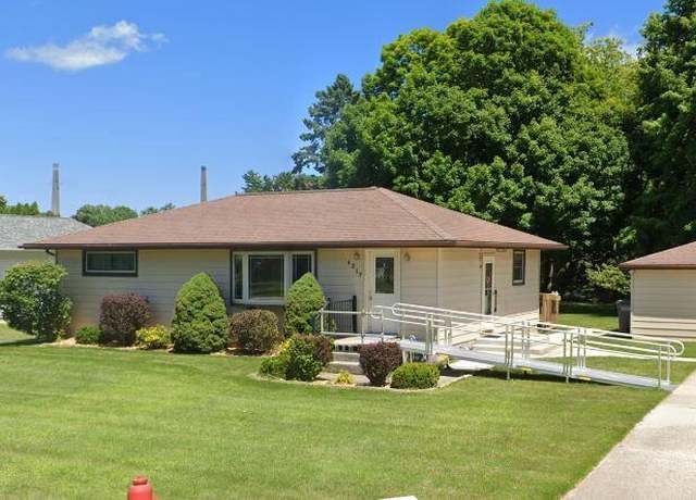 Property at 4217 S 11th St, Sheboygan, WI 53081, 3 beds, 1 bath