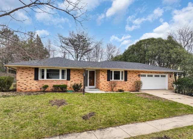 Property at 364 Robins Run, Burlington, WI 53105, 3 beds, 2.5 baths
