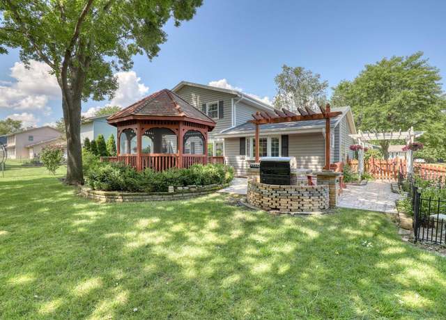 Property at 3015 W Thorncrest Dr, Franklin, WI 53132, 3 beds, 1.5 baths
